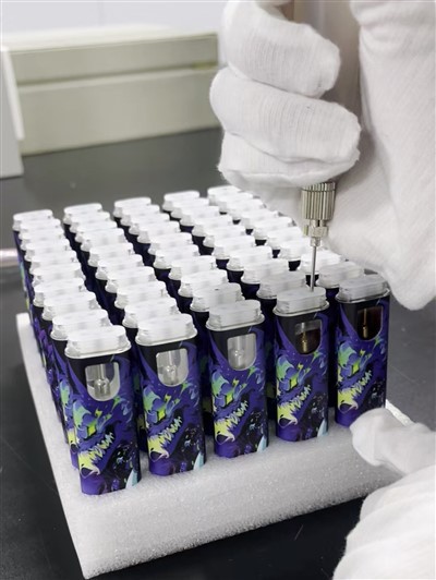 Stock nan California 2025 Vape Pen katouch HHC lwil oliv ranpli CBG epè lwil oliv Pod ranpli anbalaj manifaktirè machin ak faktori